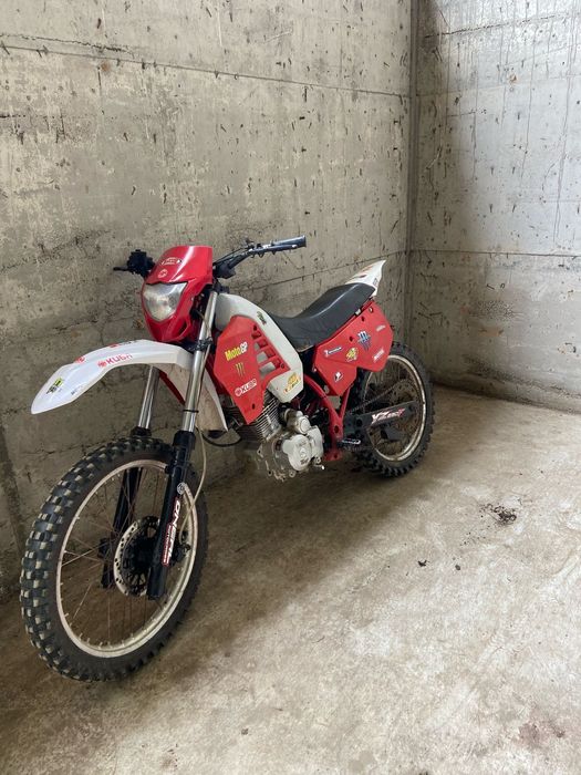 Vând cross (enduro) 250cc 4t