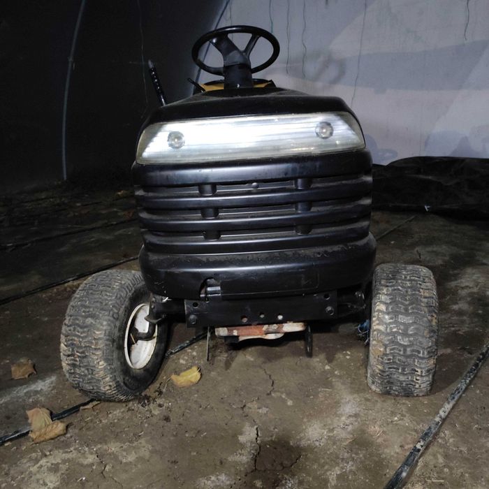 Tractoras tuns iarba gazon cu masa taiere de adaptat