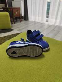 Adidasi marca Adidas mărimea 21. Ca noi. Oferta