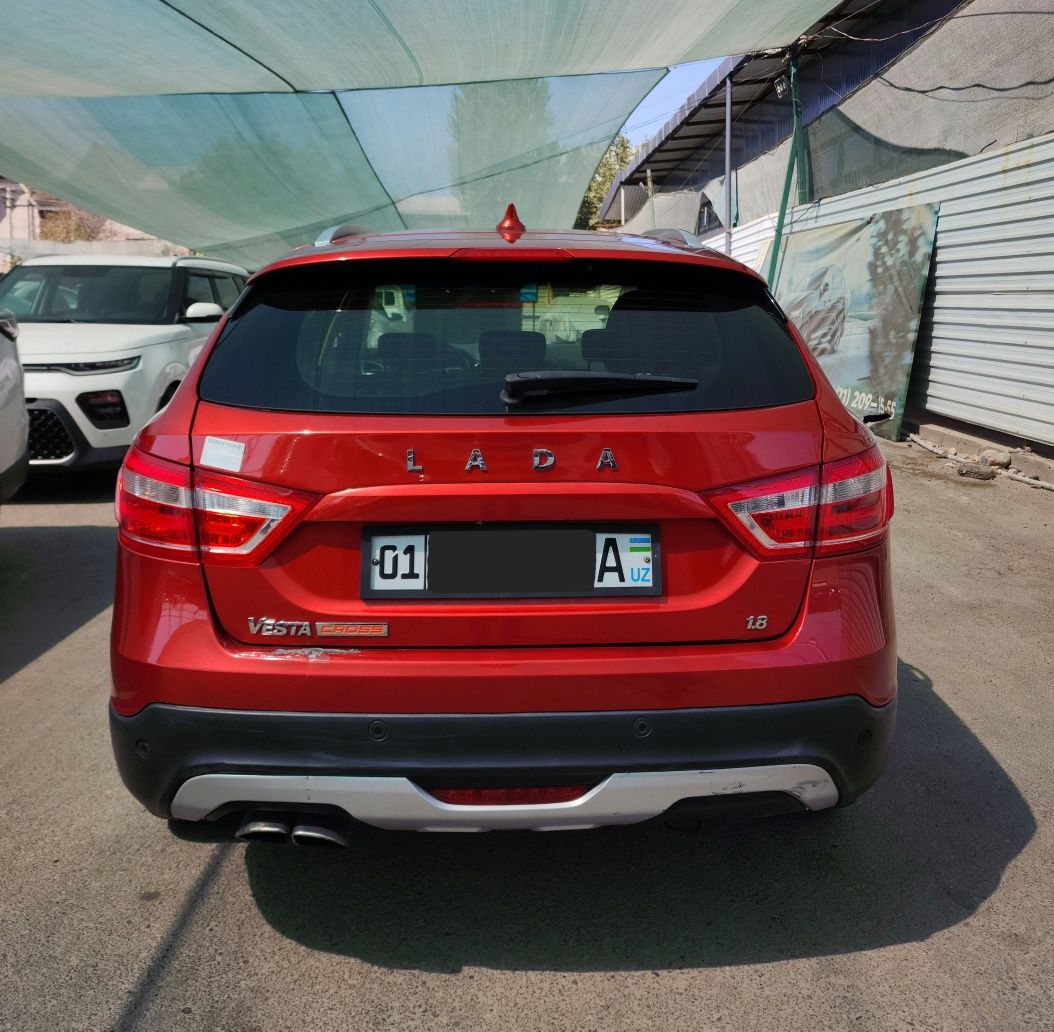 LADA Vesta cross