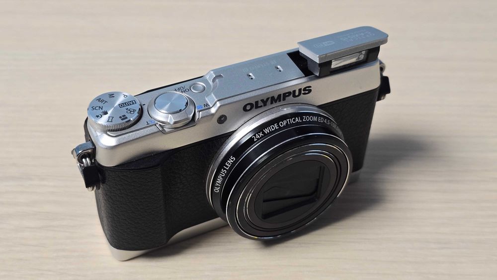 Olimpus Stylus SH-1 , 16.0 MP