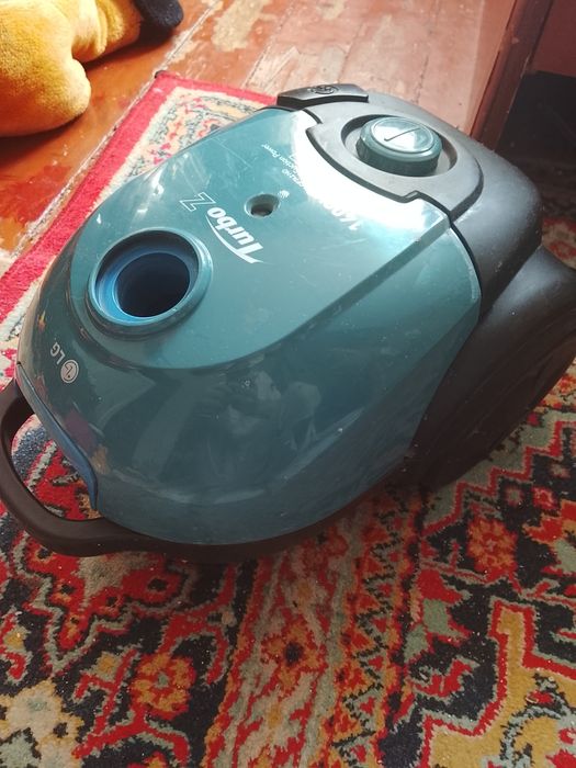 Пылесос LG turbo.