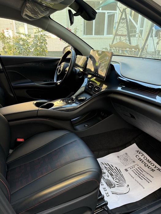 Byd e2 2024 Luxury 15.400 km probeg