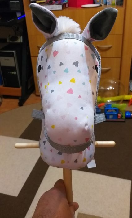 Calut cu tija de lemn