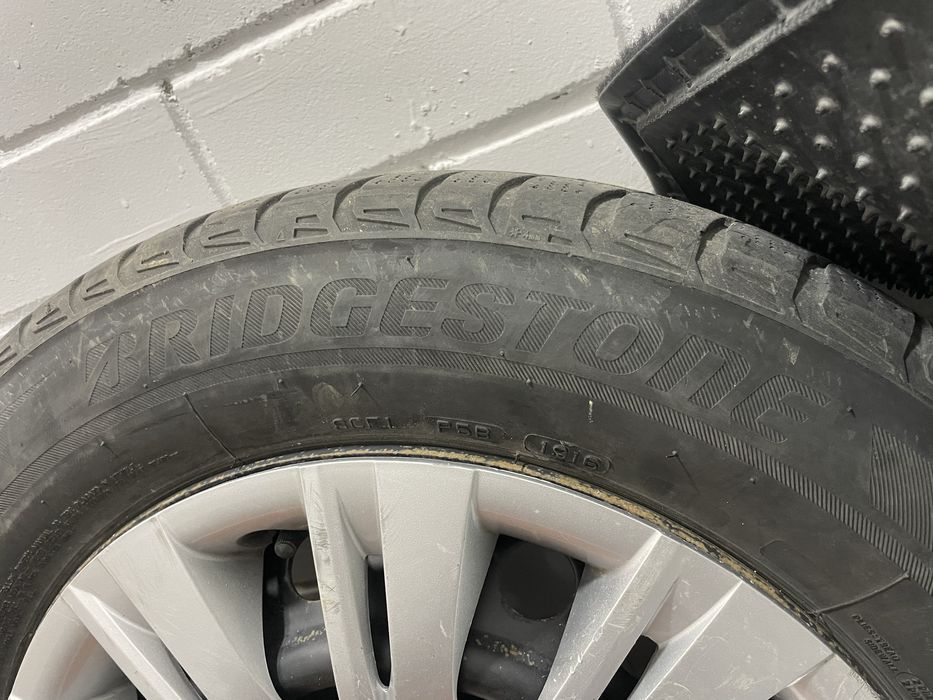 Шины б/у R16(215/60)