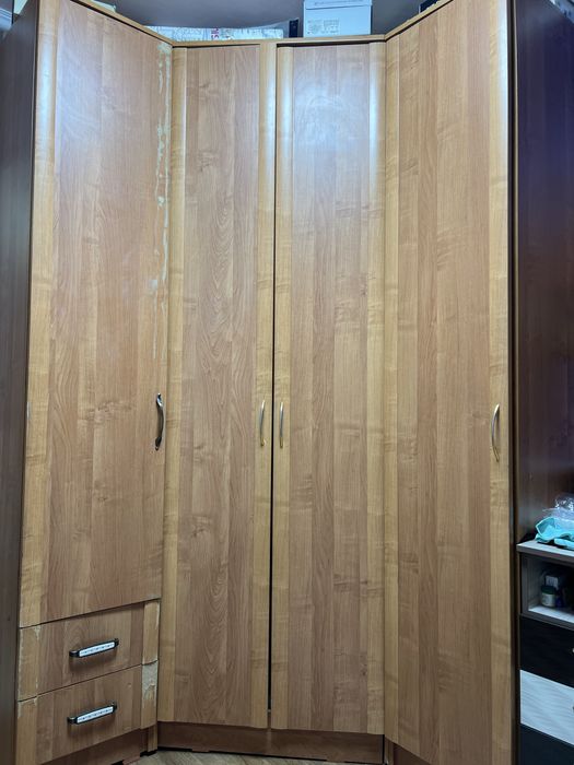 Шкаф в спальню срочно !