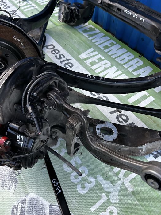 Fuzetă dreapta spate completă cu brațe și basculă Audi Q5 FY 2.0 Tdi