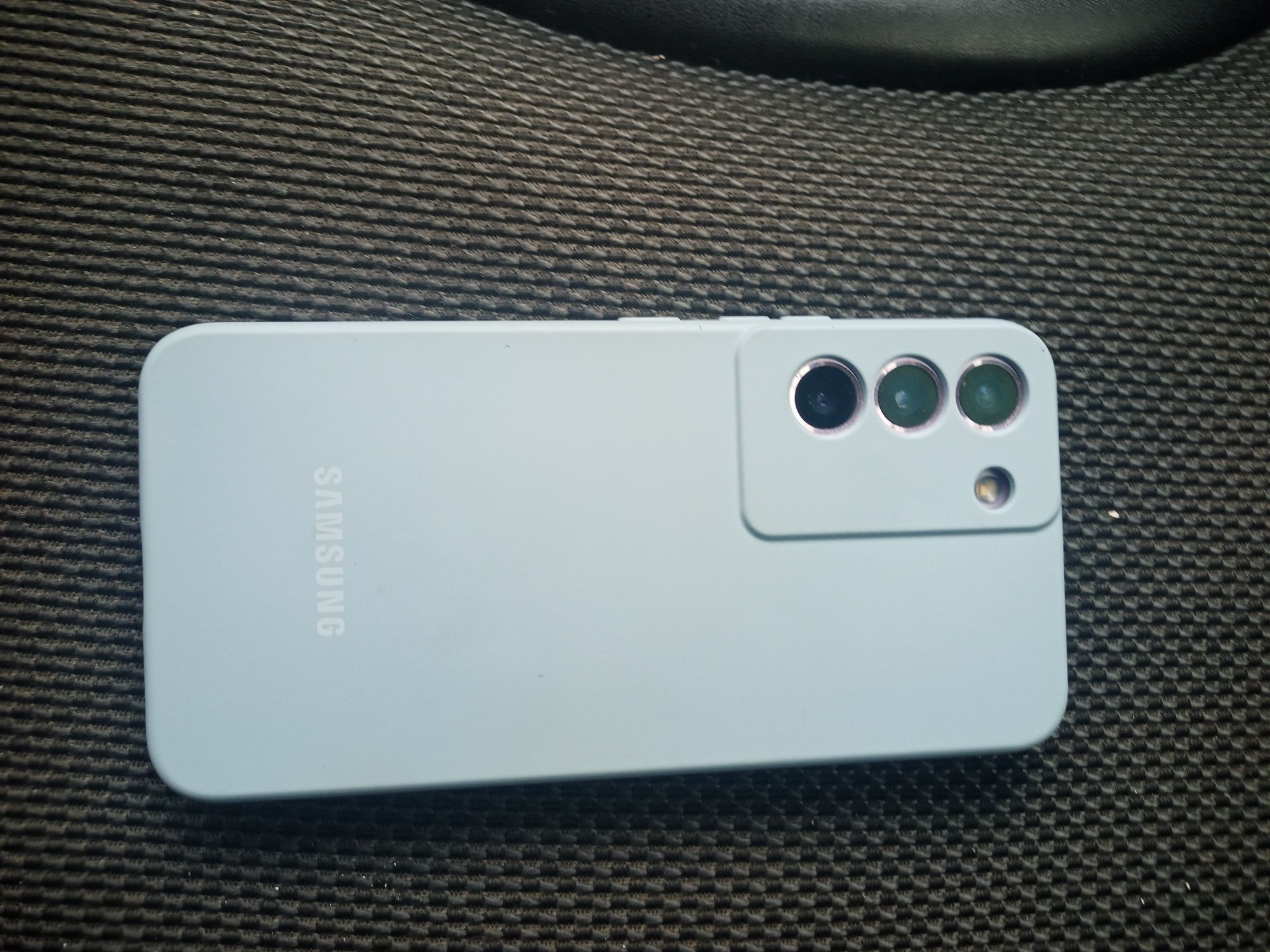 Продавам телефон SAMSUNG s22