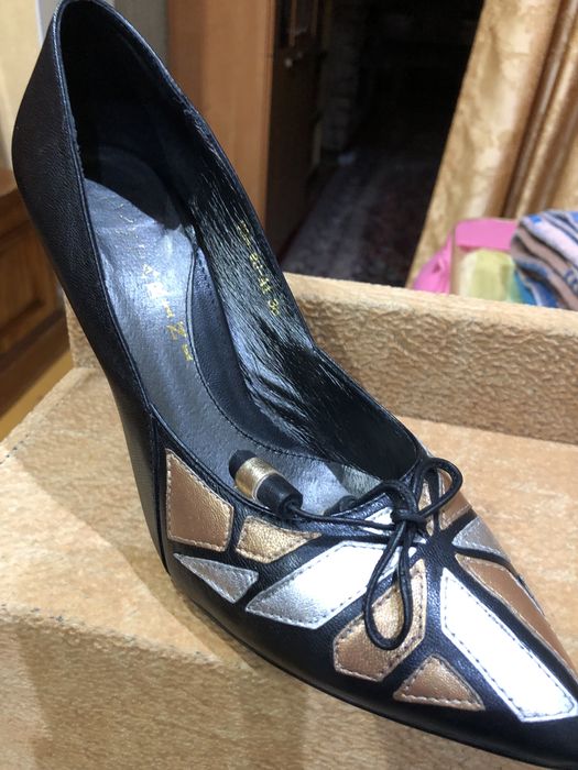 Продаю выходные туфли на шпильке в отличном состоянии
