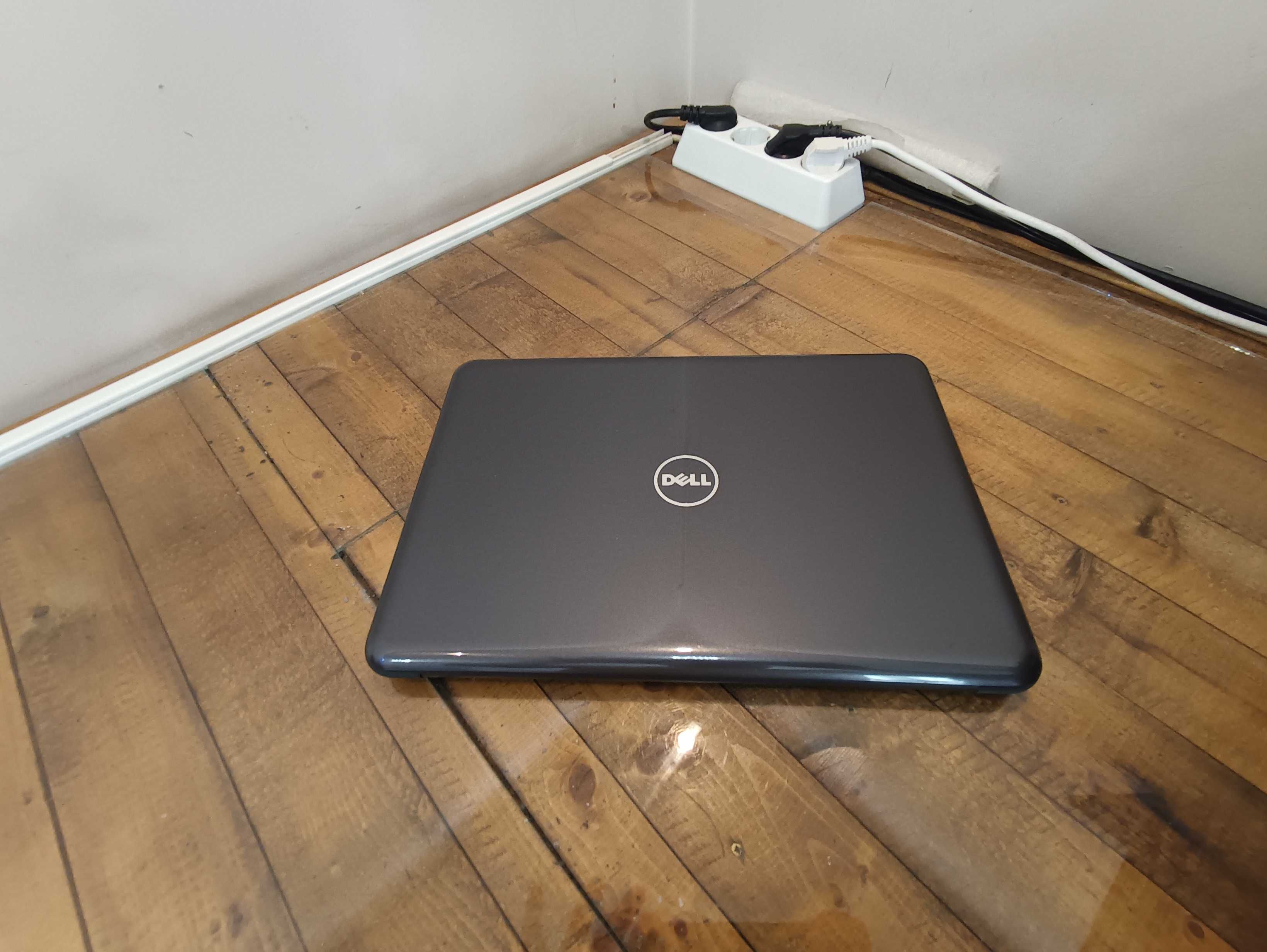 Лаптоп Dell Latitude 3380 - i3 6006U