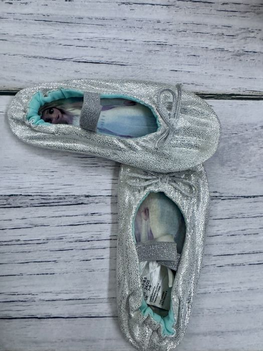 Обувь на девочку