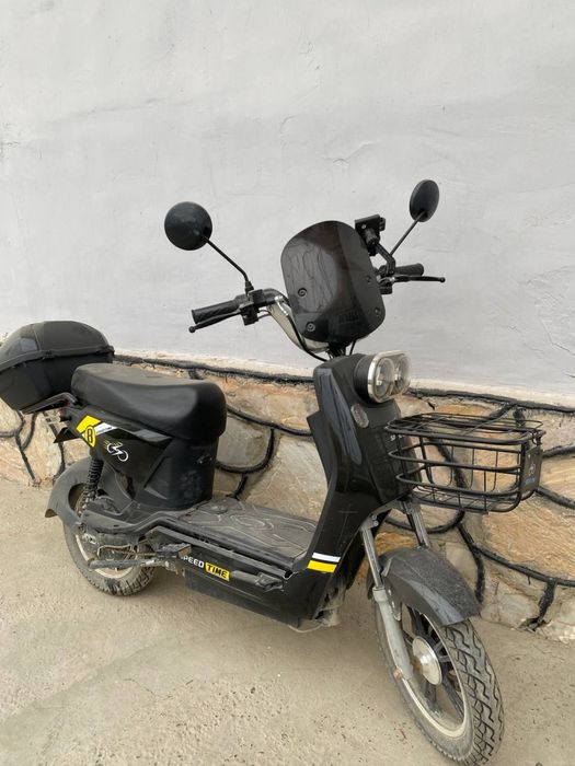 Skuter sotiladi navoi