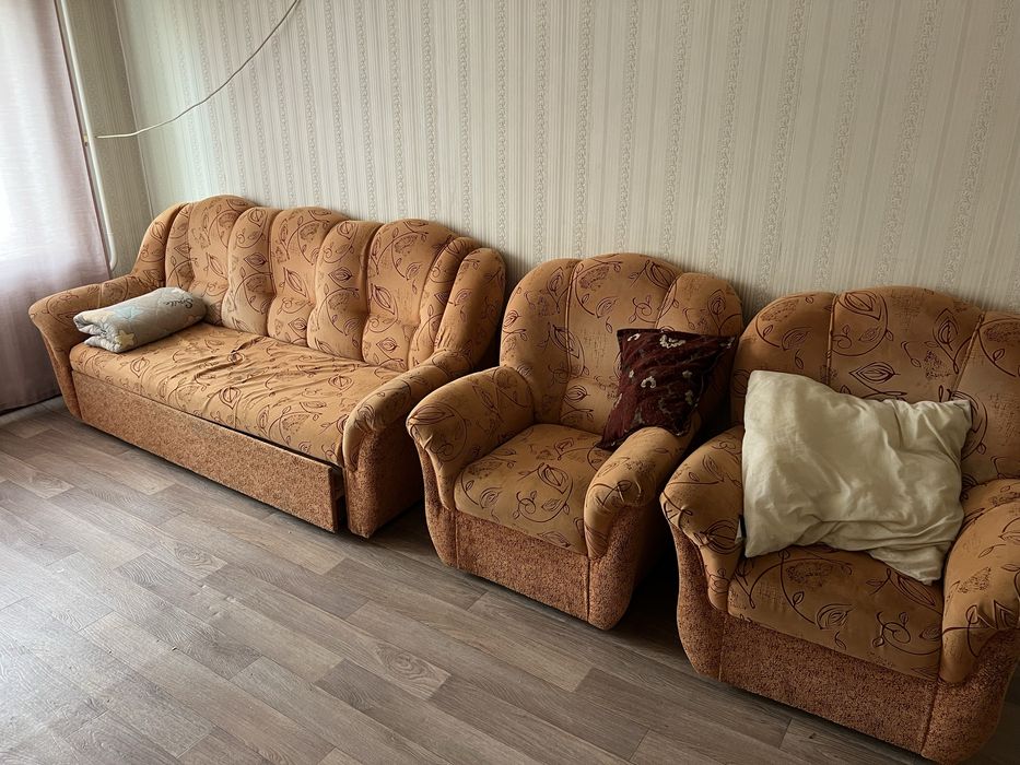 Отдам диван и кресло бесплатно