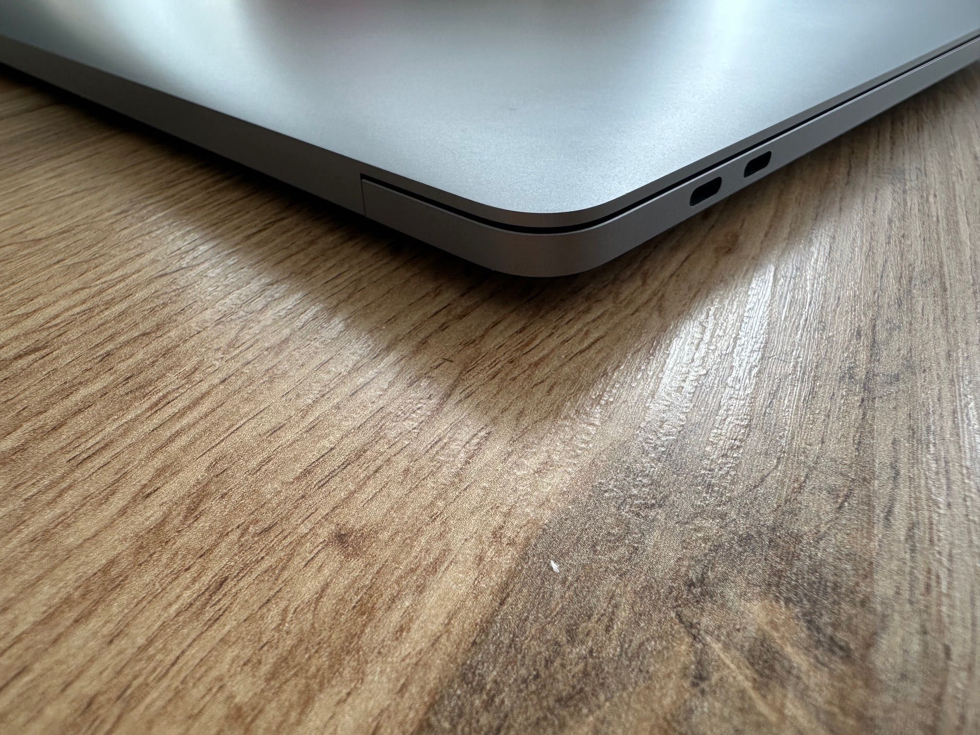 MacBook Pro 13" M2 Chip 8-Core CPU, 10-Core GPU, 8 RAM, 512 SSD