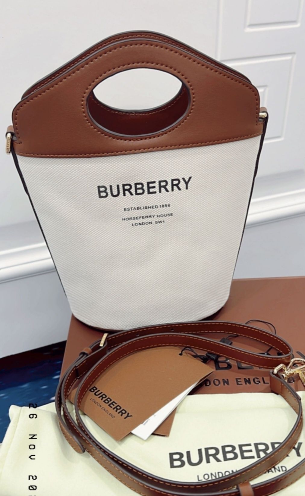 Дамска чанта Burberry