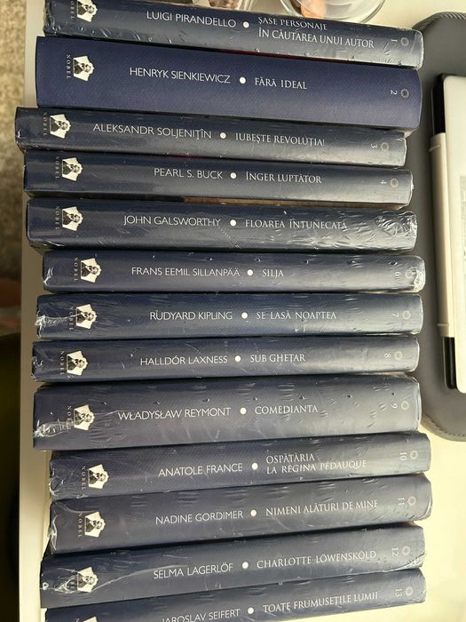 cărți noi de vânzare