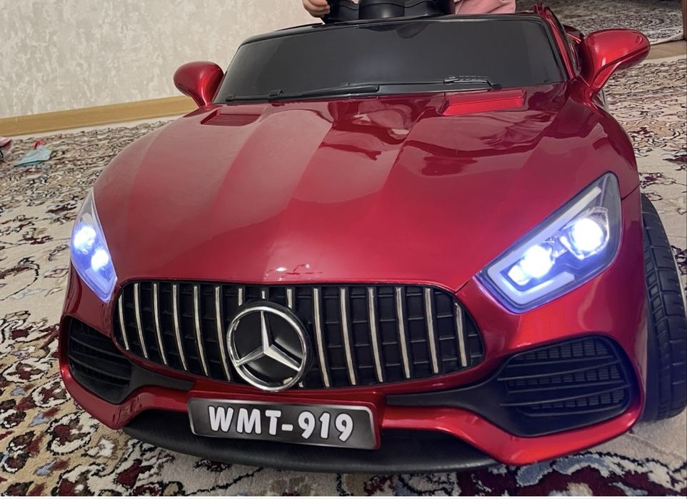 Машинка детская . В отличном состояний .