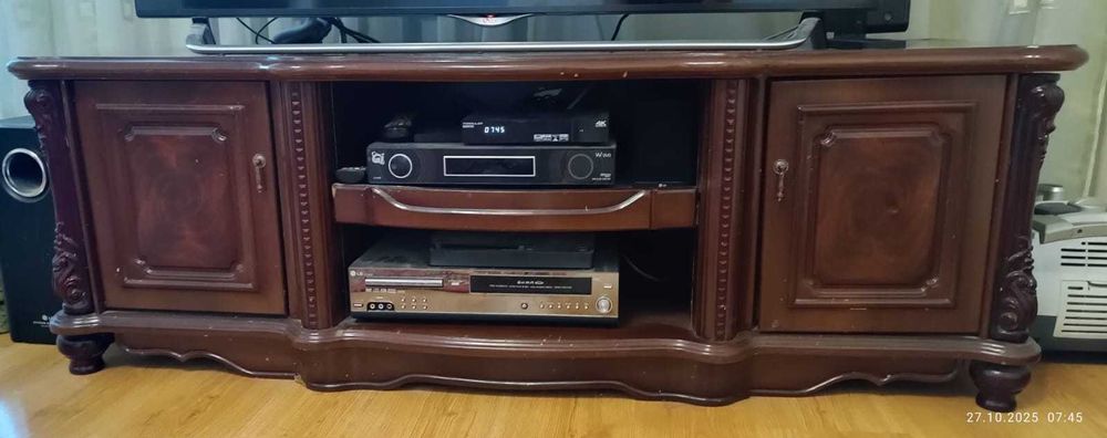 Тумба под телевизор