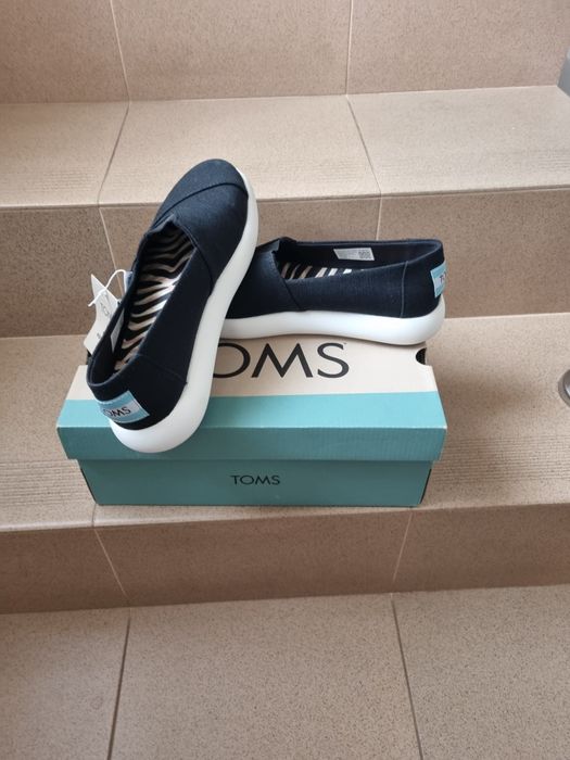 Espadrile Toms noi cu eticheta