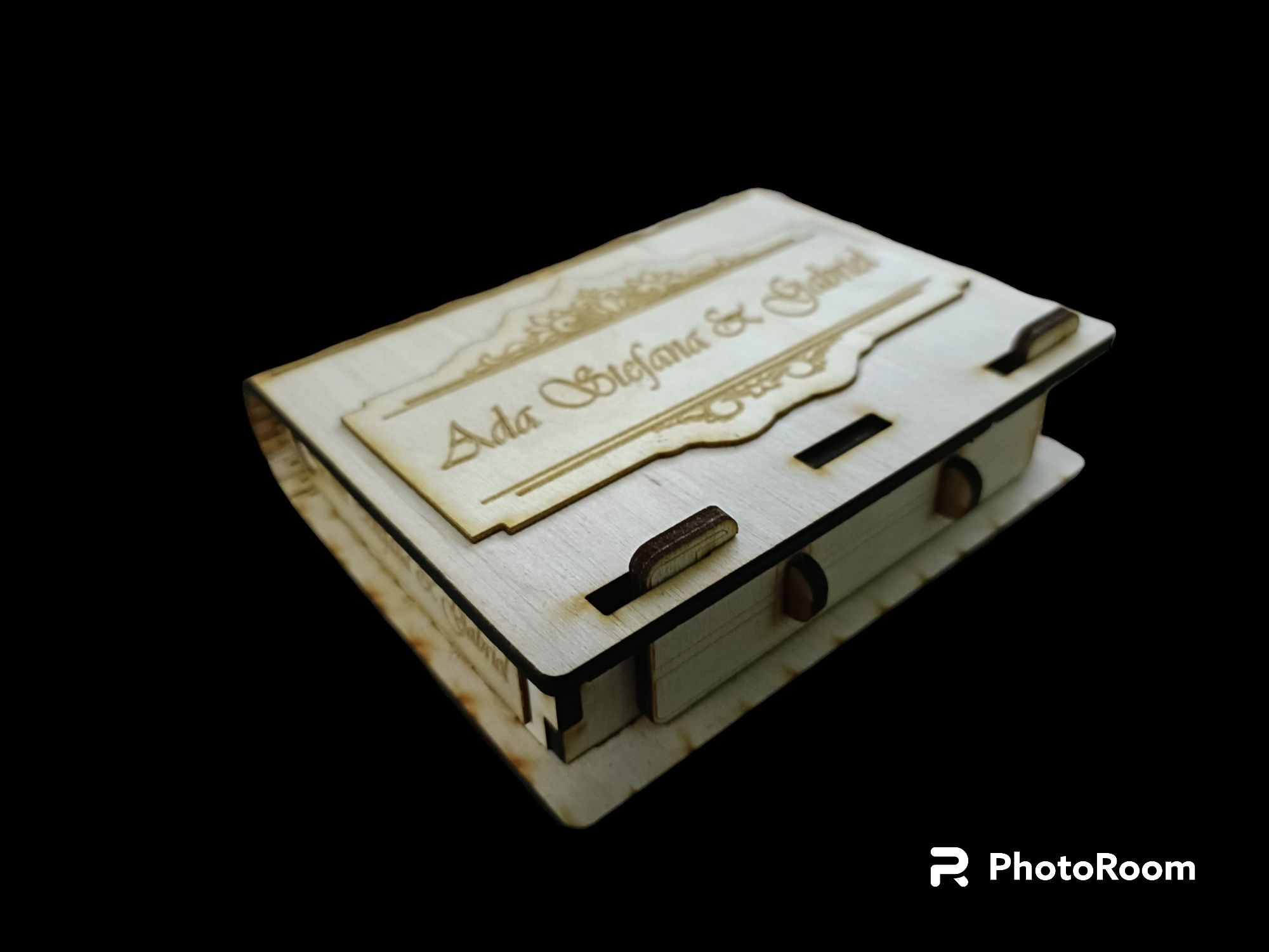 Cutie din lemn personalizată pentru stick usb nunta/botez