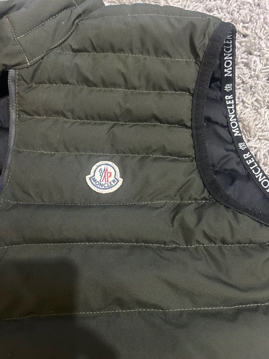Елек Moncler Монклер