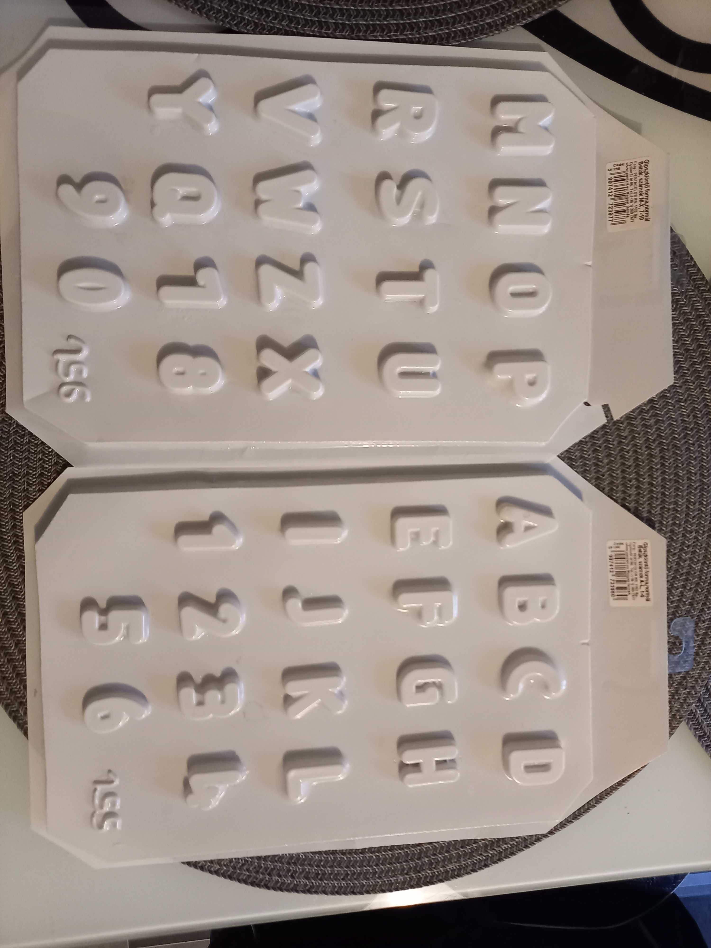 Matrite plastic litere si cifre