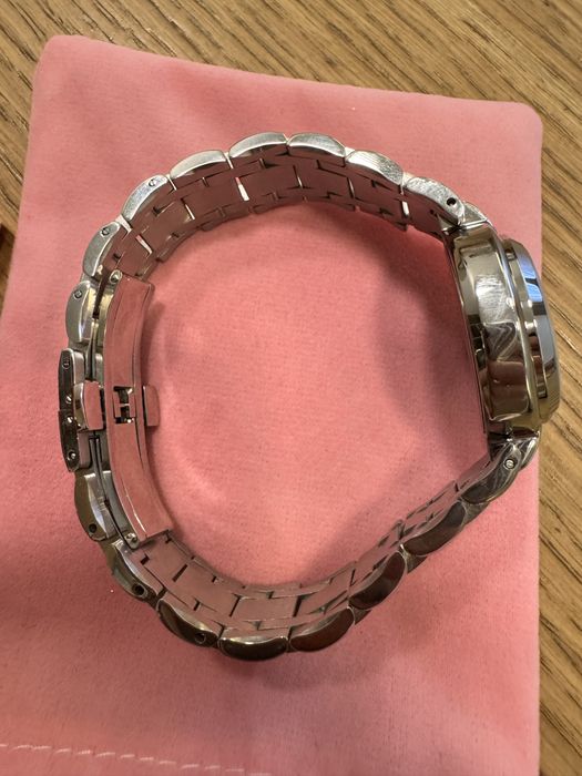 Часы наручные. Сапфировое стекло, нержавеющая сталь,