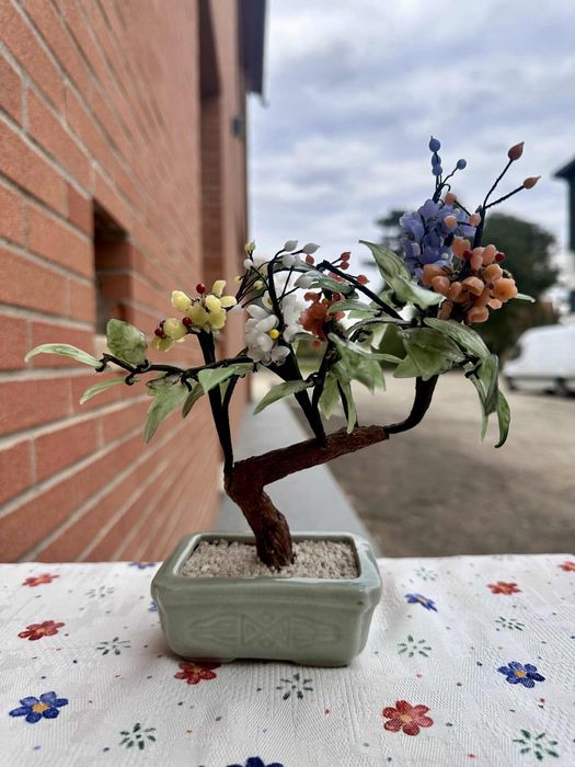 Copac- bonsai, din piatra naturala de jad