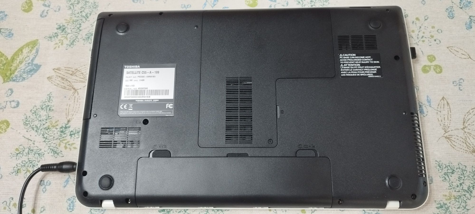 Лаптоп Toshiba C55 бял