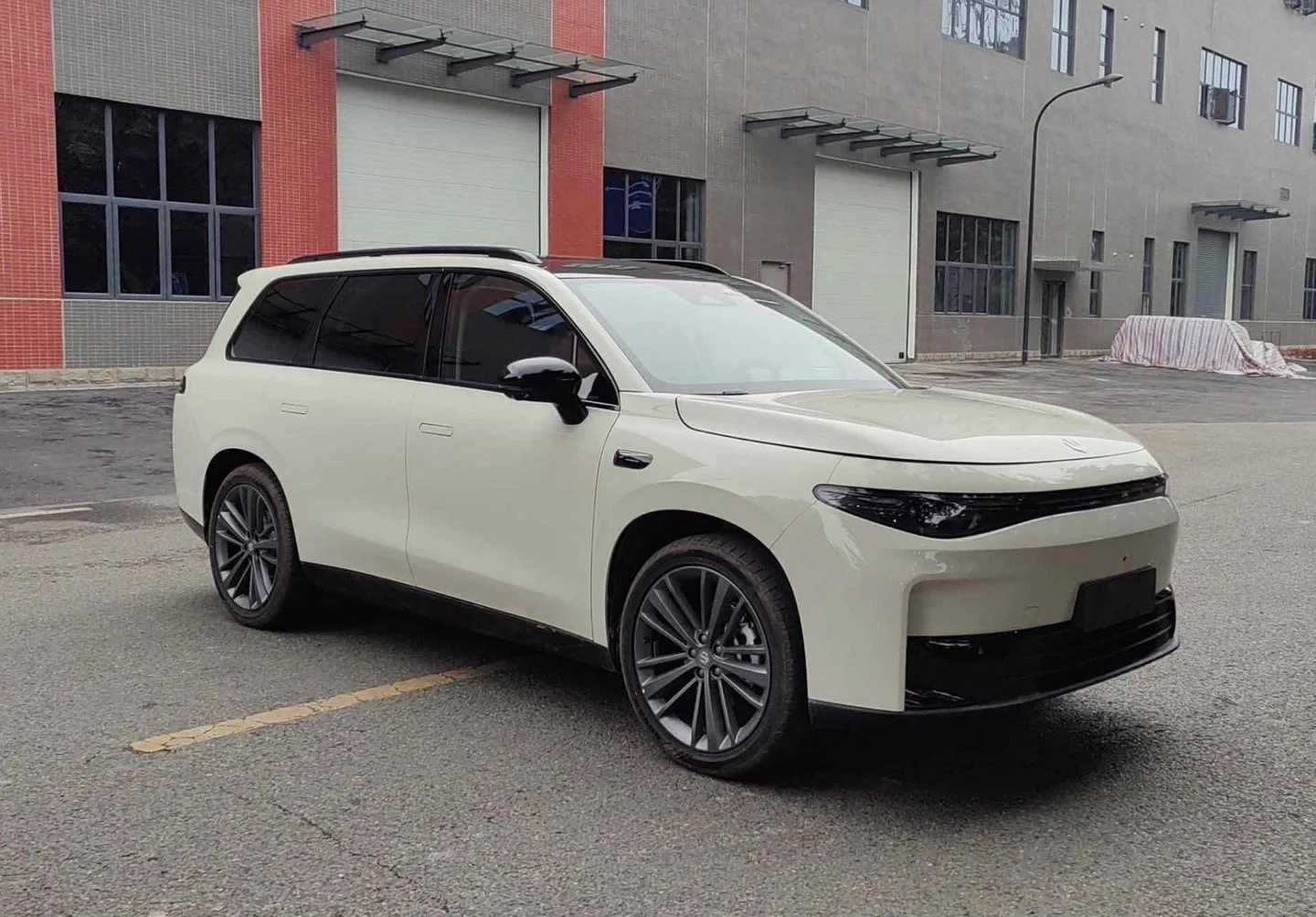 leapmotor C16 nasiya boshiga 30% bilan