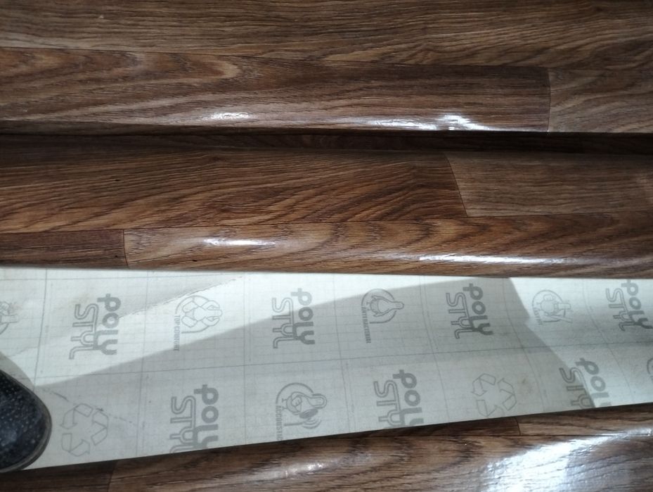 Продам бу линолеум, размер длина 3,40м, ширина 2,30м