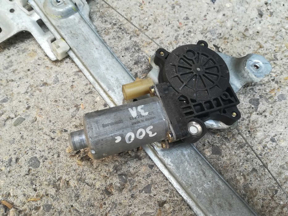 Chrysler 300c Крайслер 300Ц стъклоповдигач моторче машинка стъкла