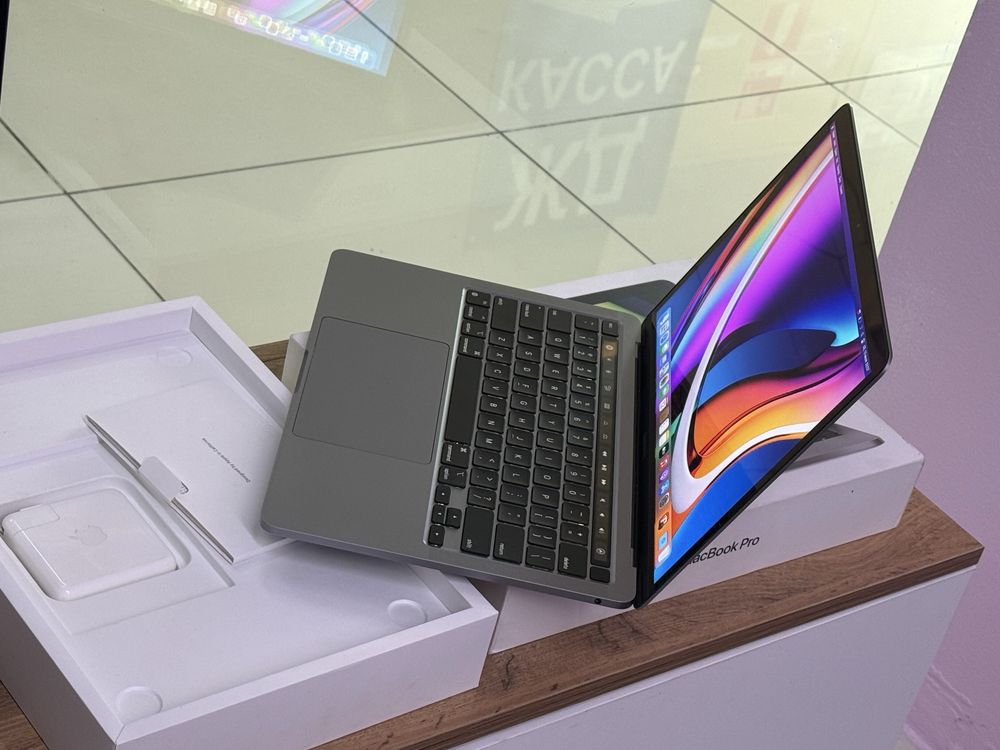 Apple MacBook Pro 13 M1 2022 Touch BAR/SSD256GB/8GB OZU/90%/цикл /20 3