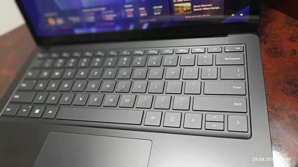 Microsoft surface laptop 5 (intel core i5 1245U 12GEN)