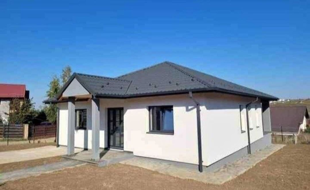 Case si Căsute pe structura metalica la cheie