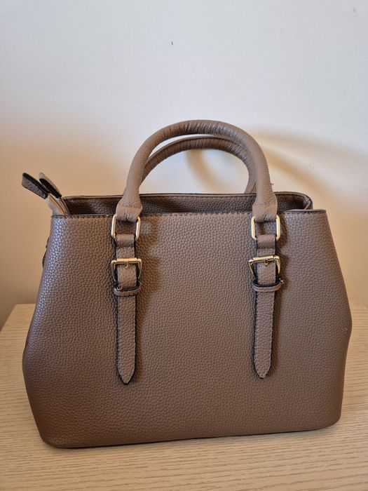 Разпродажба на чанти и торбички