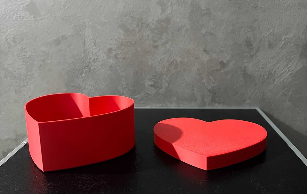 Cutie in forma de inima – rosie – 10x9x5 cm