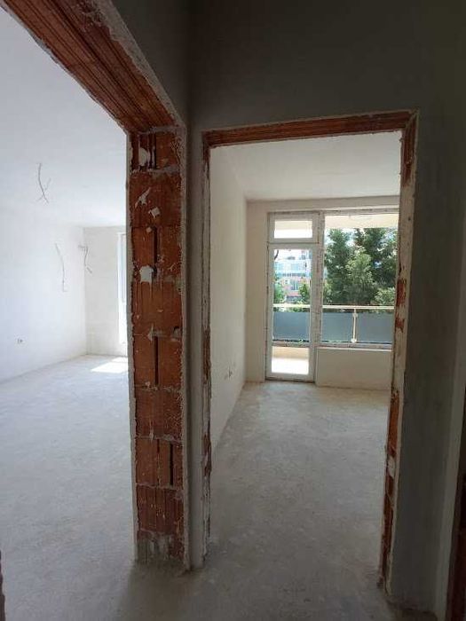 Продава се Магазин в Бургас, Меден рудник - зона А - 300 кв.м за 255 €/кв.м - Снимка #1