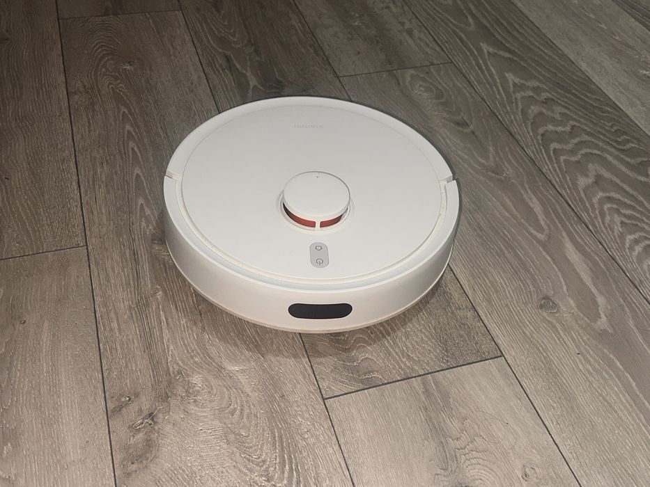 Aspirator robot Xiaomi S20 – ca nou, folosit foarte puțin