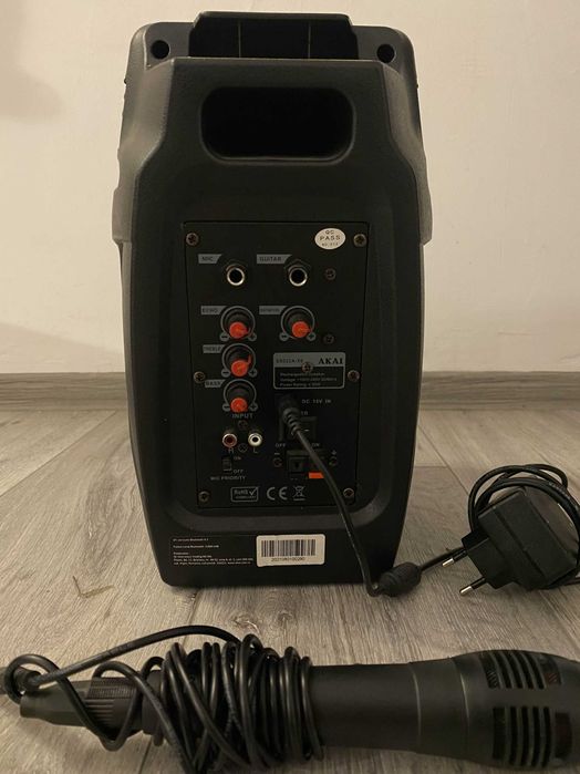 Vând boxă portabila Akai SS022A-X6. 30