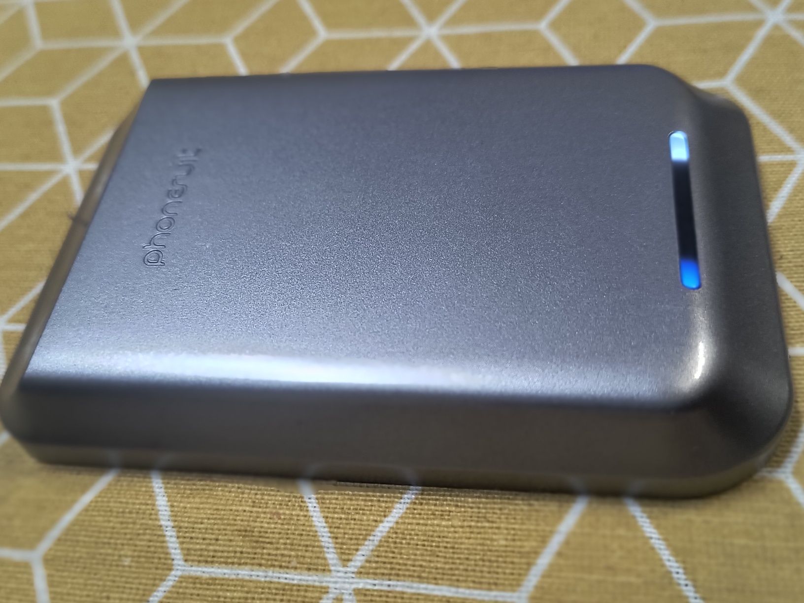 преносима батерия за вашия iPhone.
PhoneSuit Elite Mag | Magnetic Wire