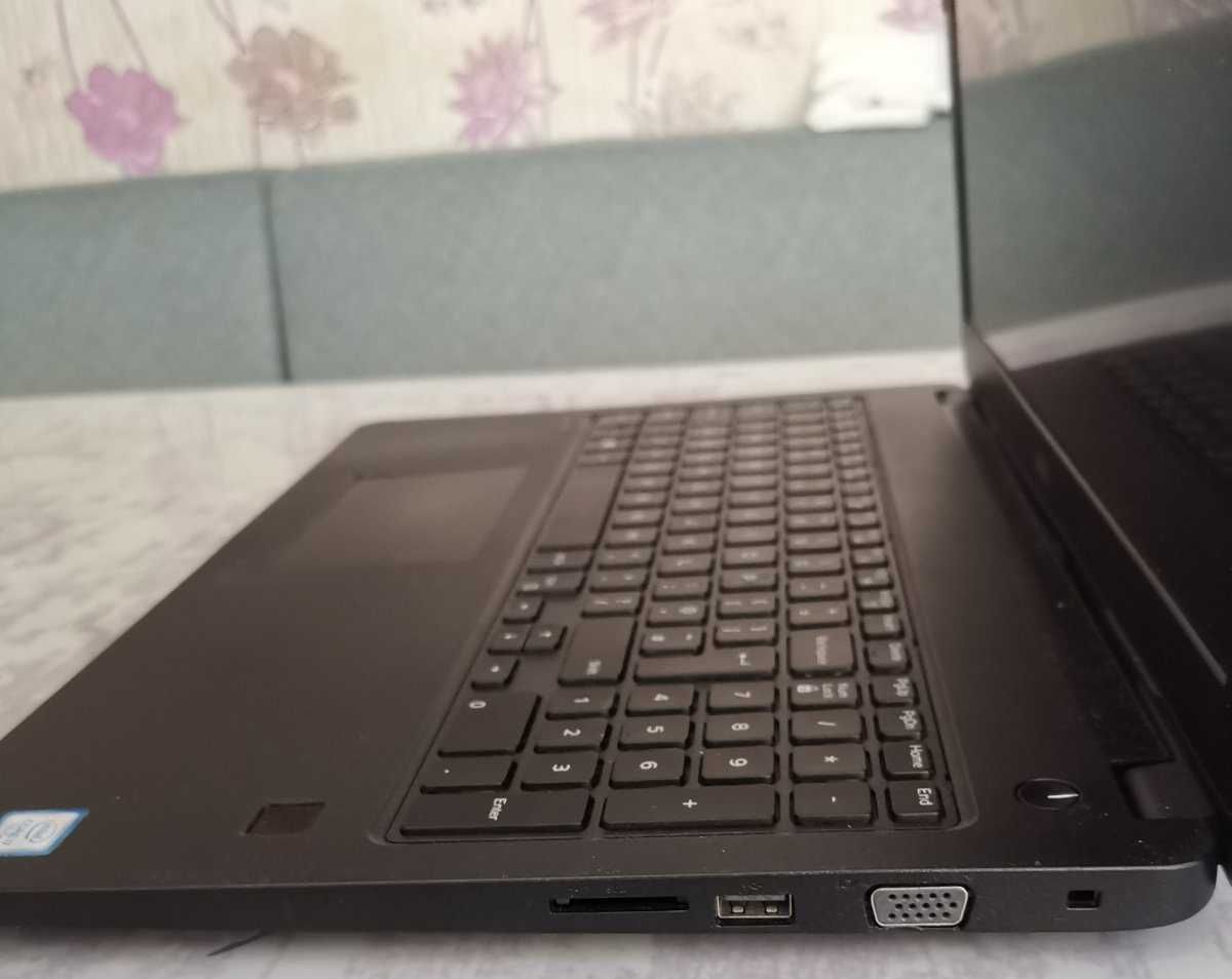 15.6" FHD LCD Business Laptop DELL Latitude 3580, Core i7, 8GB / 256GB