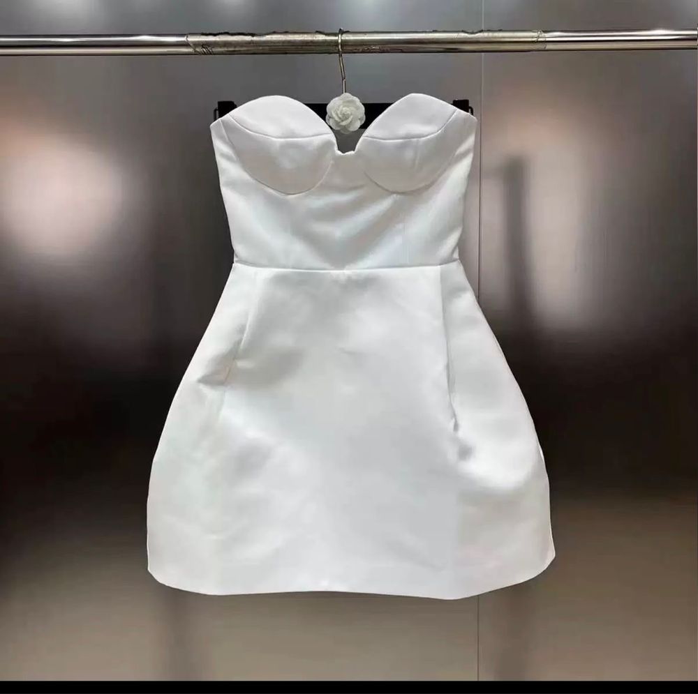 белое красивое платье