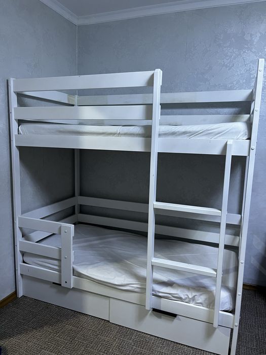 Продам двухъярусную кровать