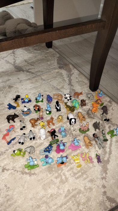 Продам фигурки из киндера