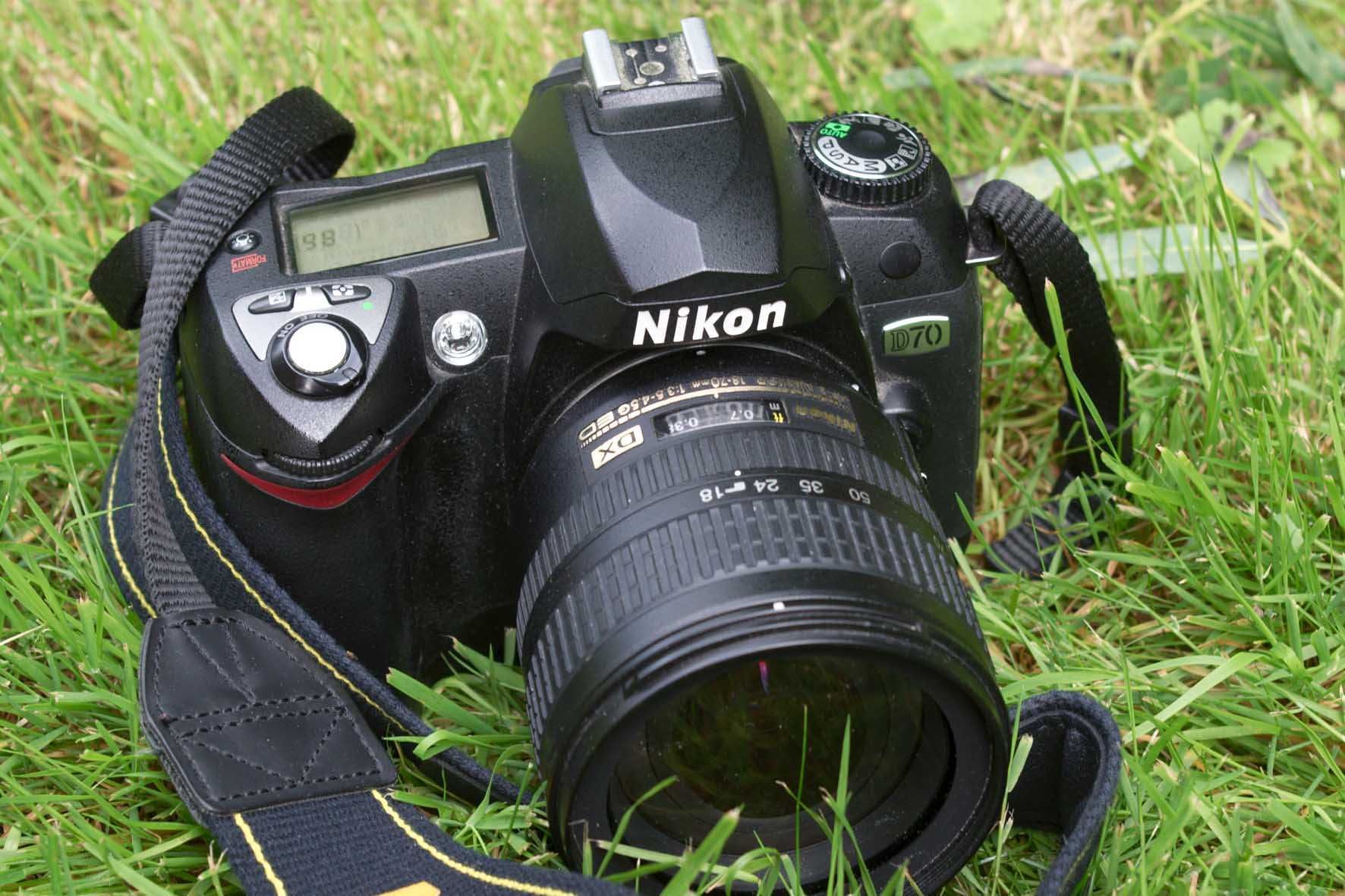 ПРОДАМ nikon d70