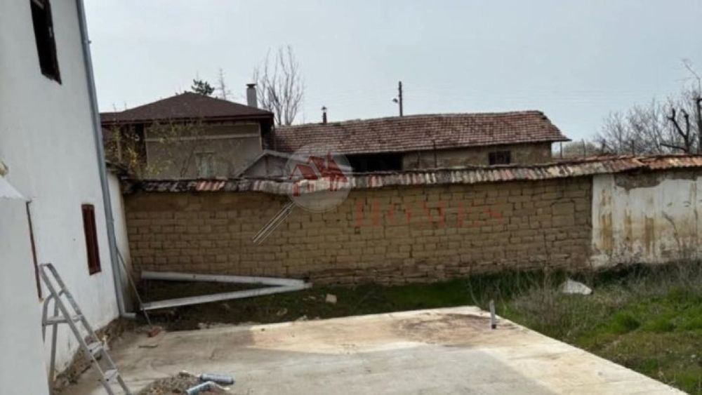 Продава се Къща в с. Ресен, Област Велико Търново - 120 кв.м за 542 €/кв.м - Снимка #15