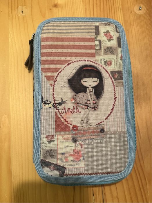 Ученически несесер Anekke