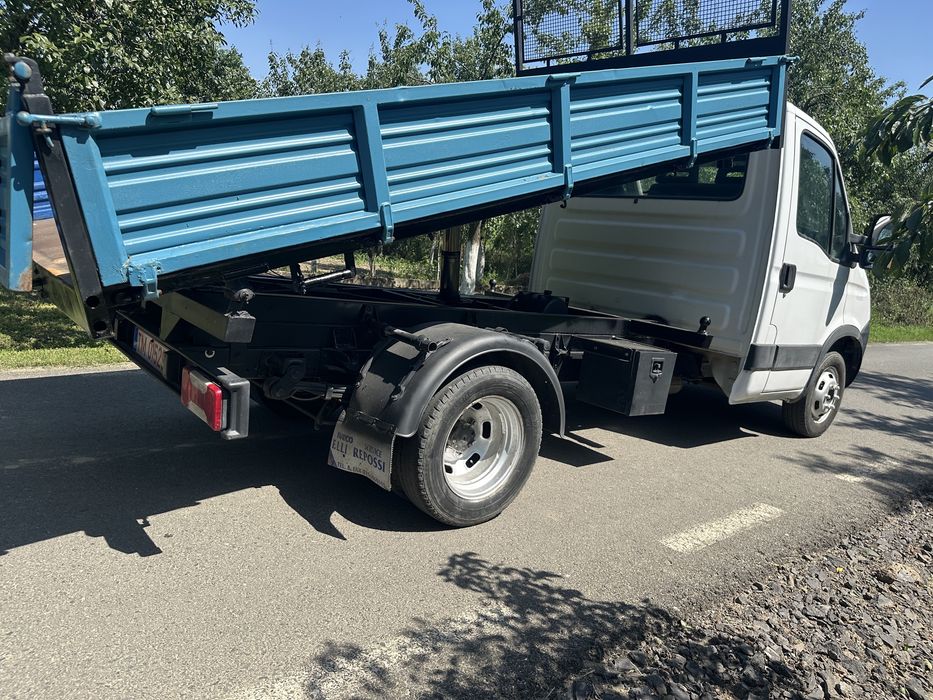 Vand Iveco daily  an 2013-2.3D rate fixe doar cu buletinul tbi bank
