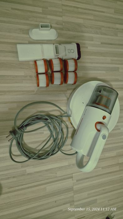 Aspirator de mana, Deerma, CM1300, 350W, Anti-acarieni, Lampa UV,